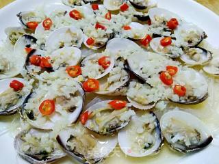 Steamed White Clams with Garlic Vermicelli recipe