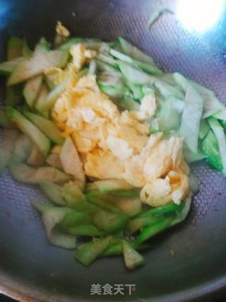 Scrambled Eggs with Loofah recipe