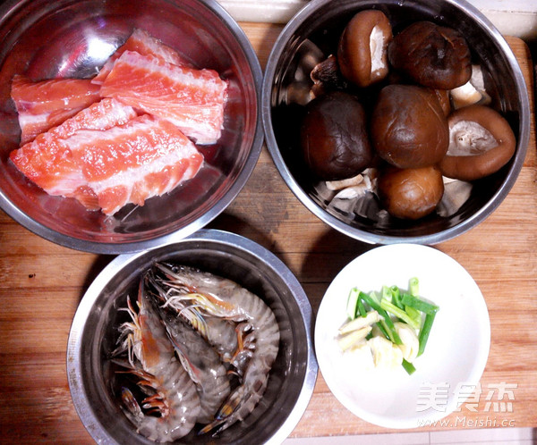 Mushroom Stewed Seafood recipe