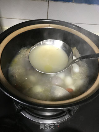 Suckling Pigeon Bird's Nest Soup recipe