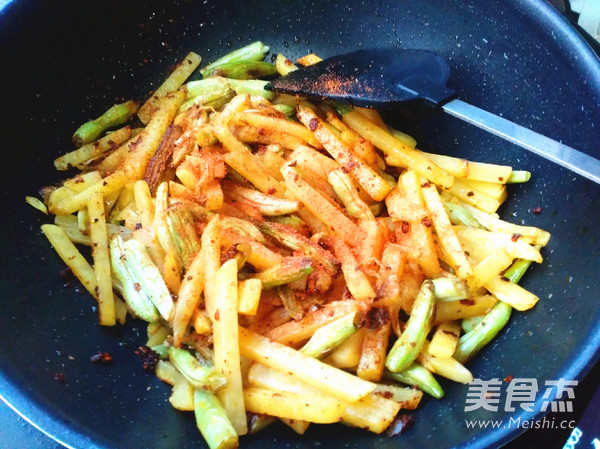 Spicy Stir-fried Shuang Tiao recipe