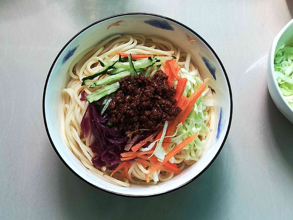 Noodles with Minced Meat and Vegetables recipe