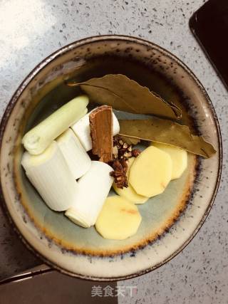 Lamb Chops Stewed with White Radish recipe