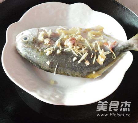 Guangdong Steamed Golden Pomfret recipe