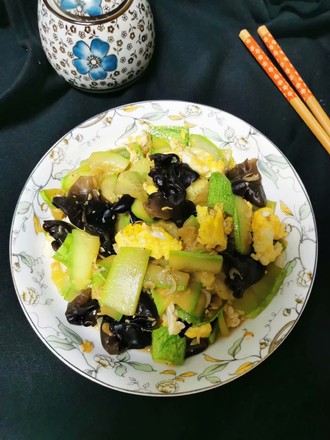 Fried Zucchini with Shrimp Skin and Fungus recipe