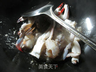 Boiled Crab with Oily Tofu and Enoki recipe