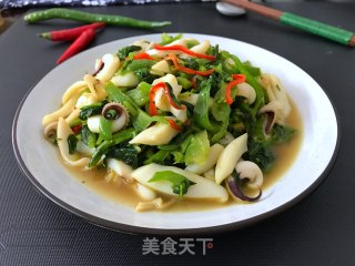 Stir-fried Cuttlefish with Potherb Mustard and Green Pepper recipe