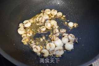 Stir-fried Cuttlefish with Spring Chives recipe