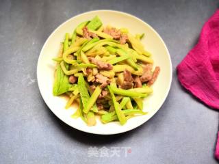 Stir-fried Zucchini with Shredded Pork recipe