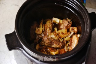 Braised Pork Ribs with Sweet Bamboo Shoots recipe