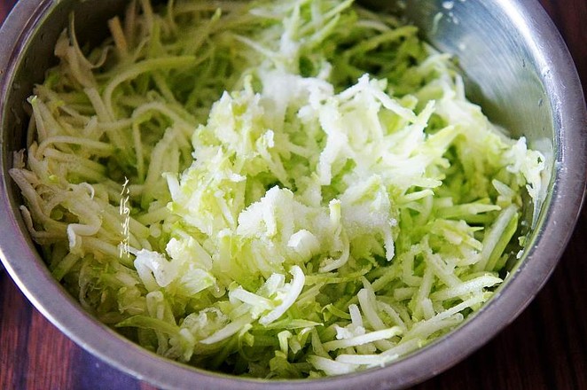 Steamed Dumplings with Leek, Zucchini and Egg Stuffing recipe