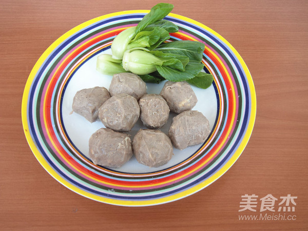 Beef Balls in Claypot with Hericium recipe