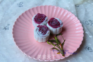 #新良第一节烤大赛# Rose Flower Snowy Moon Cakes recipe