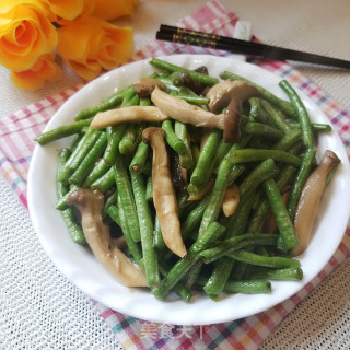 Fried Mushrooms with Beans recipe