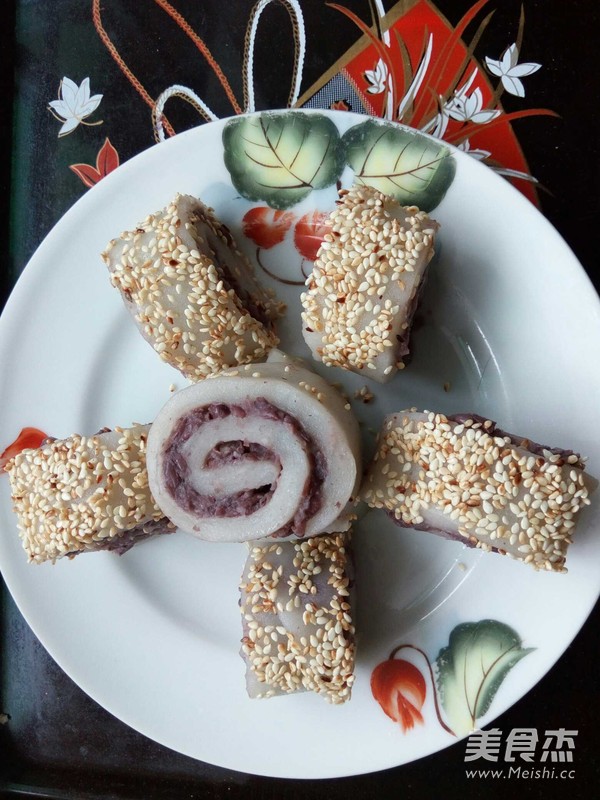 Sesame Rolls with Glutinous Rice and Red Beans recipe