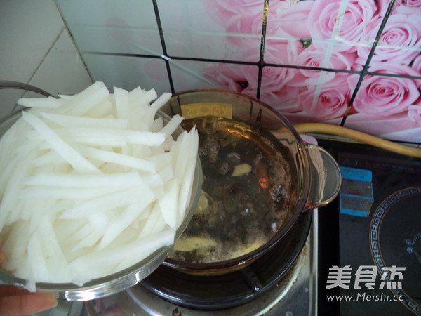 White Radish Fish Ball Soup recipe