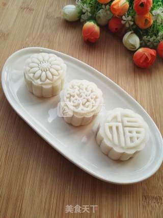 #新良第一节婚纱大赛# Snowy White Bean Paste Moon Cakes recipe