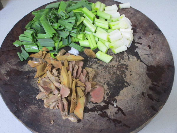 Stir-fried Chicken Miscellaneous with Green Garlic recipe