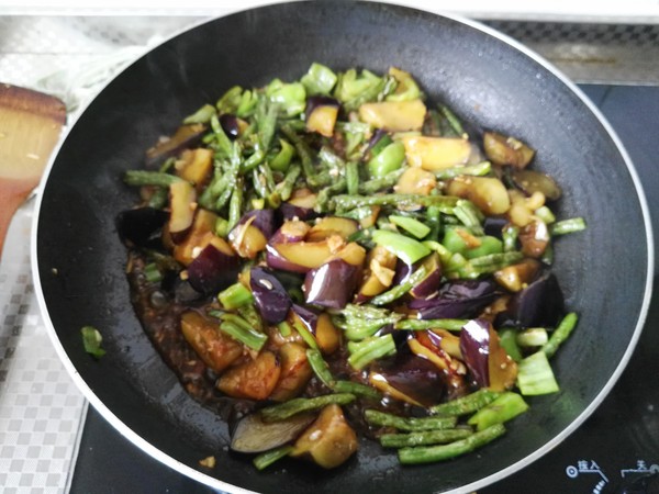 Fried Eggplant with Beans recipe