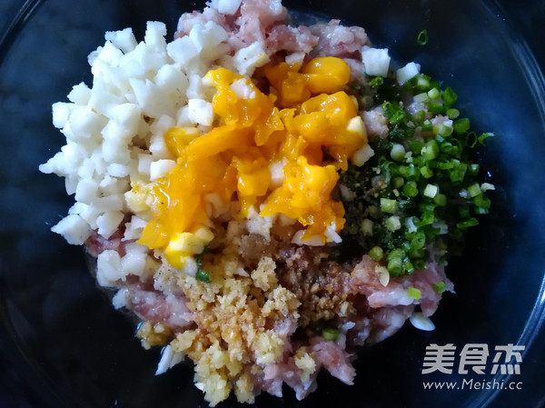 Salted Egg Yolk Steamed Pork recipe