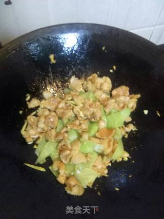 Stir-fried Pork with Lettuce recipe