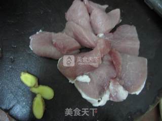 Pork Lean Pork Soup with Tea Tree Mushroom recipe