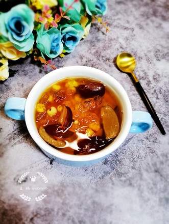 Peach Gum, Red Date and Barley Soup