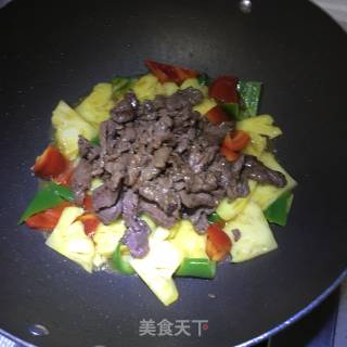 Stir-fried Beef with Pineapple recipe
