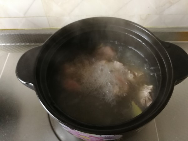 Pork Knuckle Seaweed Soup recipe