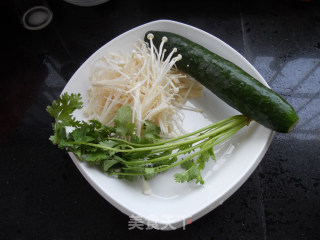 Enoki Mushroom Mixed with Cucumber recipe