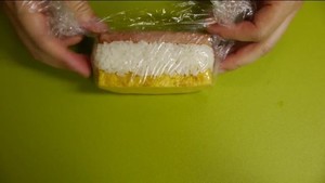 Spam Sushi Masubi Luncheon Meat and Sweet Egg Sushi by あっ, 之想グルメだ! recipe