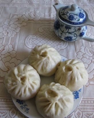 Steamed Buns with Wild Vegetables and Minced Meat recipe