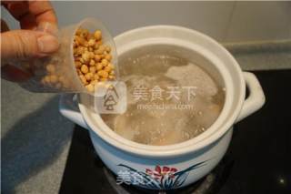 Trotter Soybeans, Lotus Root and Yam Pot recipe