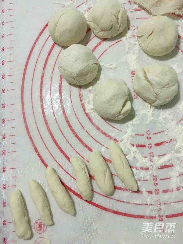 Mushroom Red Bean Buns recipe