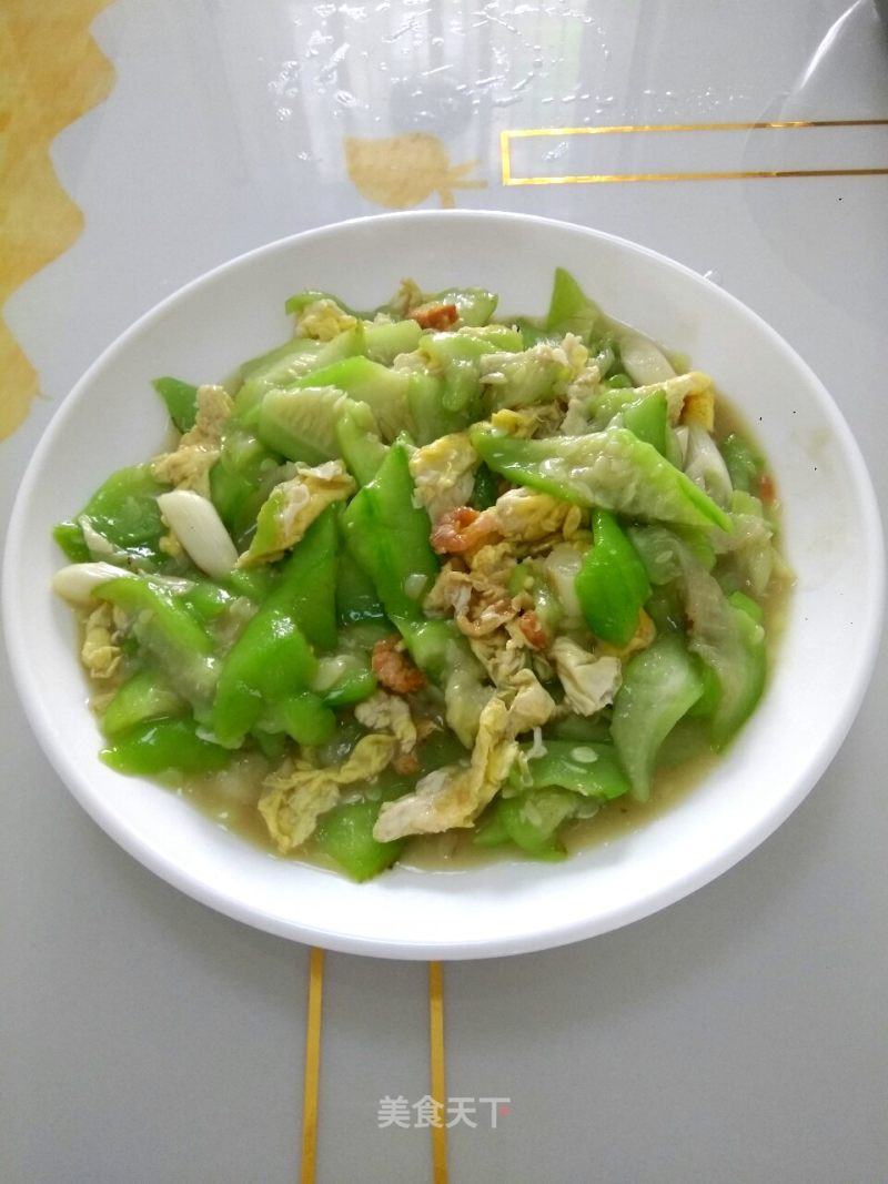 Scrambled Eggs with Sea Rice and Loofah recipe