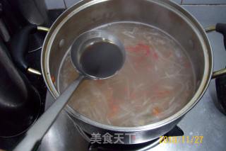 【autumn and Winter Green Shield】--- "garlic Miao Radish Hot and Sour Soup" recipe