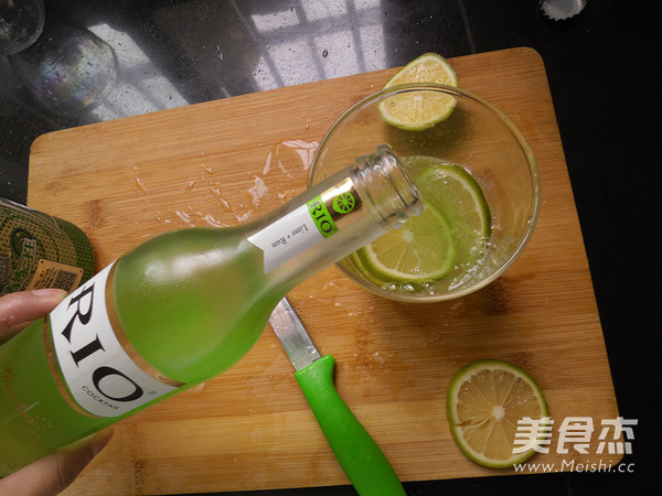 Summer Iced Lime Rio Cocktail recipe