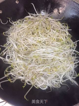 Stir-fried Leek with Mung Bean Sprouts recipe