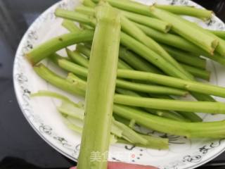 Spicy Stir-fried Convolvulus Stem recipe