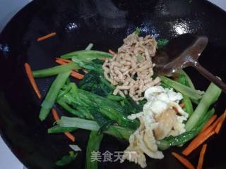 Fried Noodles with Vegetables, Eggs and Pork recipe