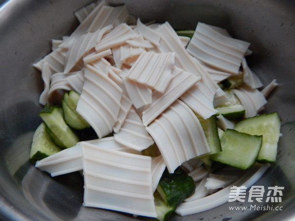 Cucumber Taro Noodles recipe