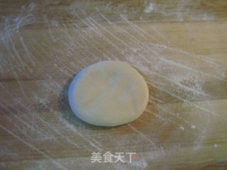 A Small Gift for Children's Day-pig's Knuckle Milk and Chive Rolls recipe