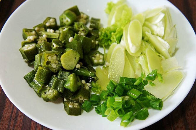 Stir-fried Lettuce Neck with Okra recipe