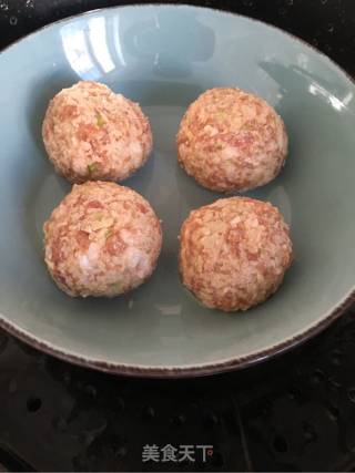Steamed Lion Head recipe