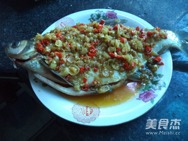 Steamed Fish with Yellow Pepper recipe