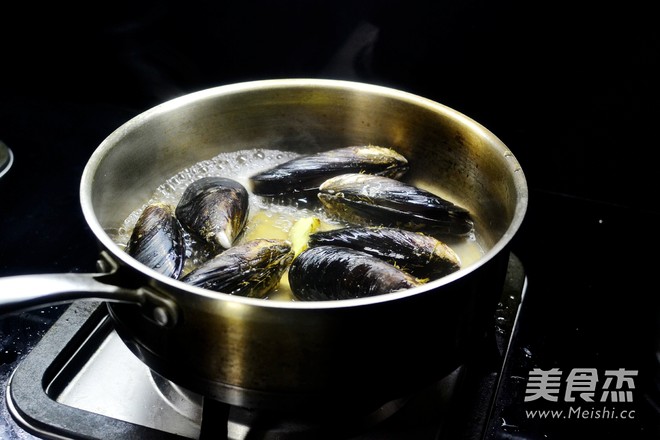 Braised Mussels recipe