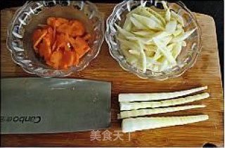 Autumn Nourishing Yin and Moisturizing Lung Soup----simmered Pork Belly with Luo Han Bamboo Shoots recipe