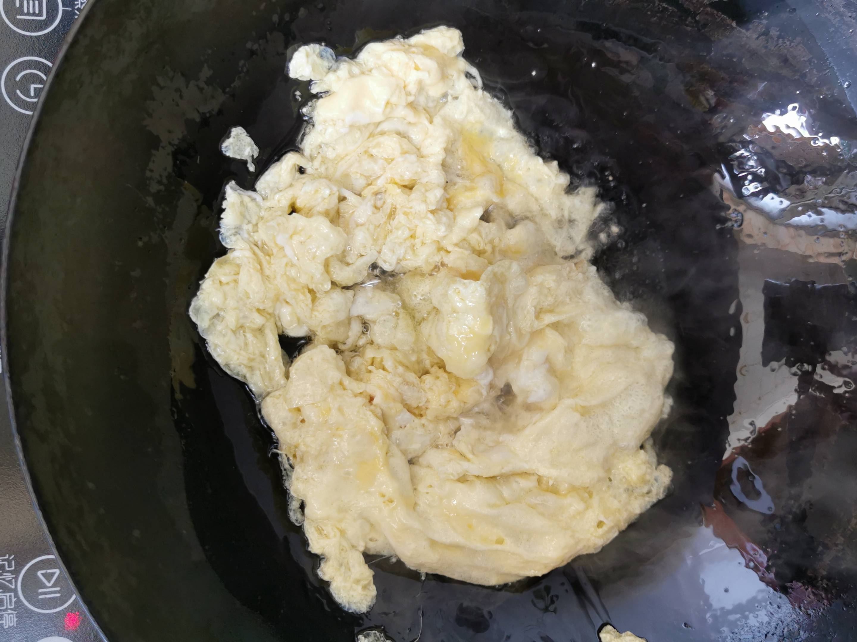 Scrambled Eggs with Fungus recipe