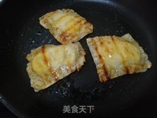 Banana Pie with Wonton Peel recipe