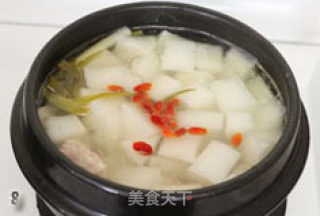 White Radish and Wolfberry Pork Ribs Soup recipe